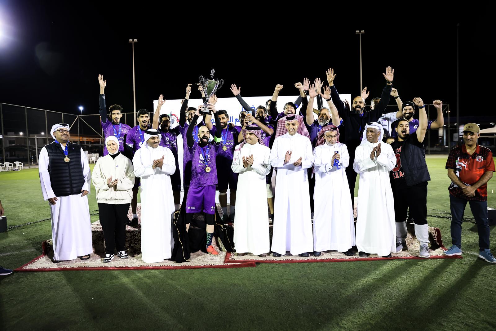 مدير عام أمن المنافذ يتوج فريق المتحدة للتأمين بطلاً لبطولة الجسر الرمضانية الثانية لكرة القدم<